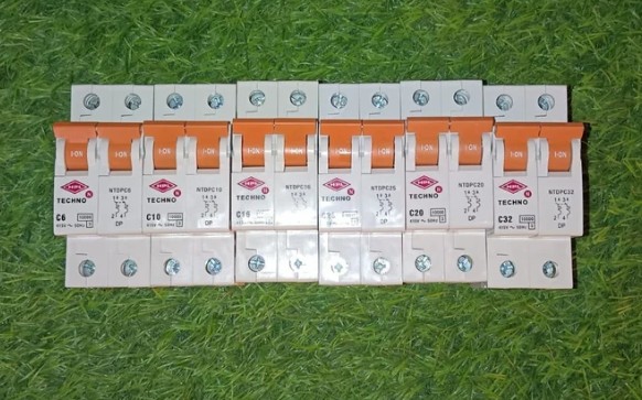 HPL MCB DP 20A 10KA